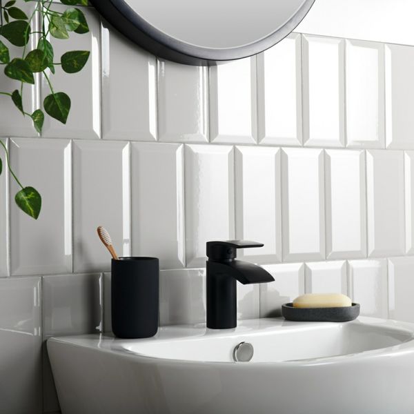 Boomin Grey Gloss 10x20cm Ceramic Metro Tiles