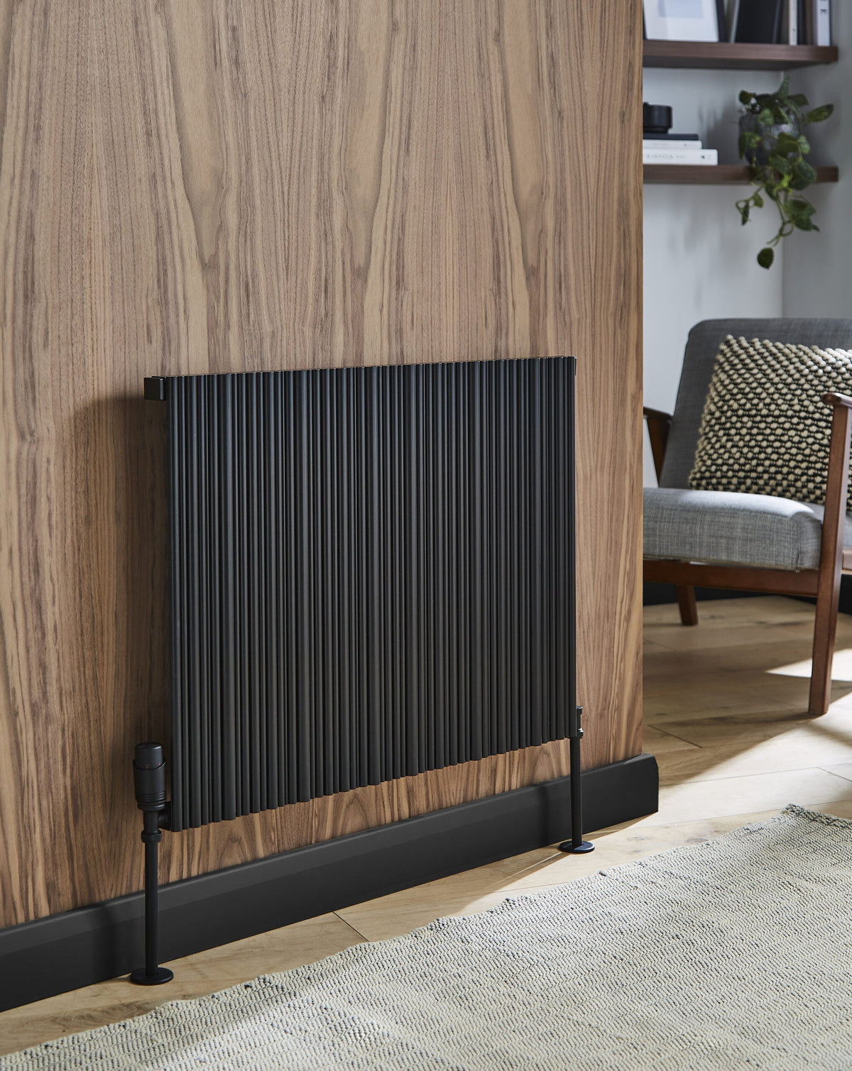 Quara Black Horizontal Aluminium Radiator – Single Panel
