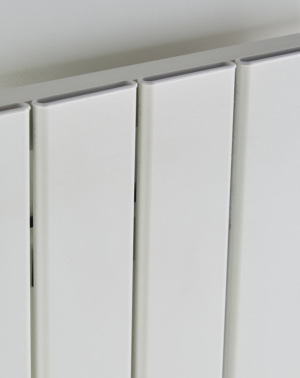 Valtora White Horizontal Aluminium Radiator – Single Panel