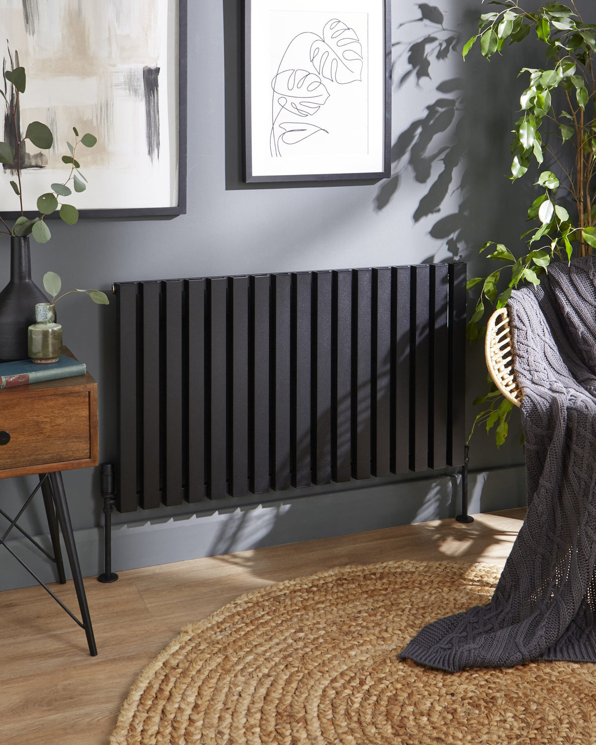 Ardea Black Horizontal Aluminium Radiator – Single Panel – 580x404mm
